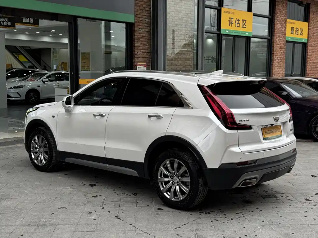 Cadillac XT4 Facelift 28 T 2 WD Luxury