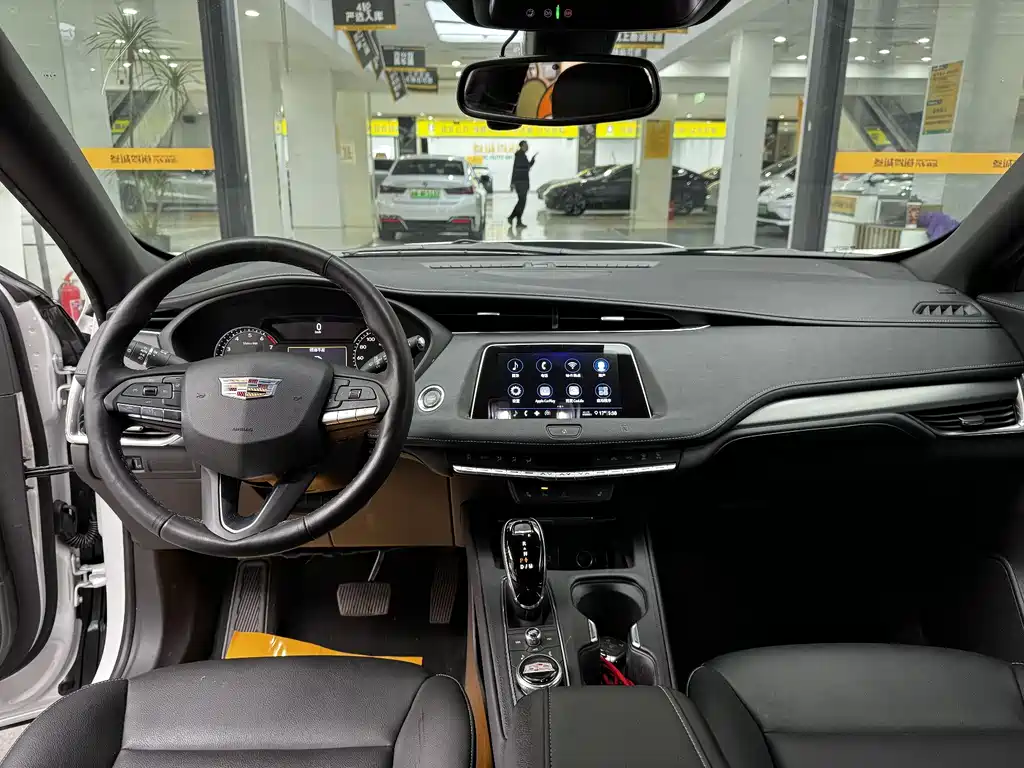 Cadillac XT4 Facelift 28 T 2 WD Luxury