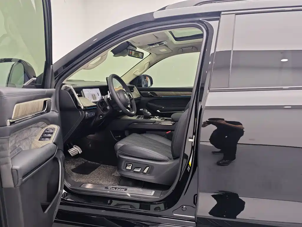 Tank 500 3.0 T Black Warrior Limited 5-seat