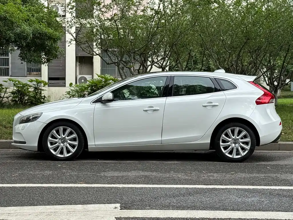 Volvo V40 T4 Smart Grace