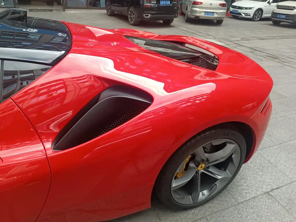 SF90 3.9 T V8 Stradale