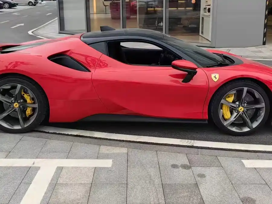 SF90 3.9 T V8 Stradale