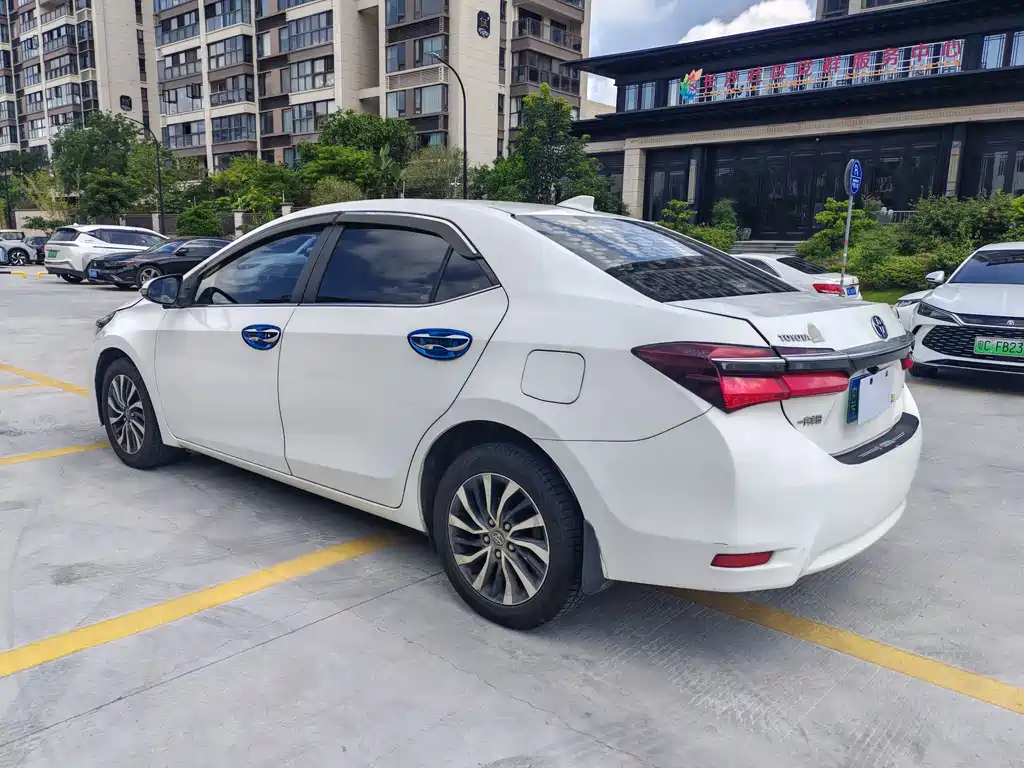 Corolla Facelift Dual Engine 1.8 L E-CVT Elite
