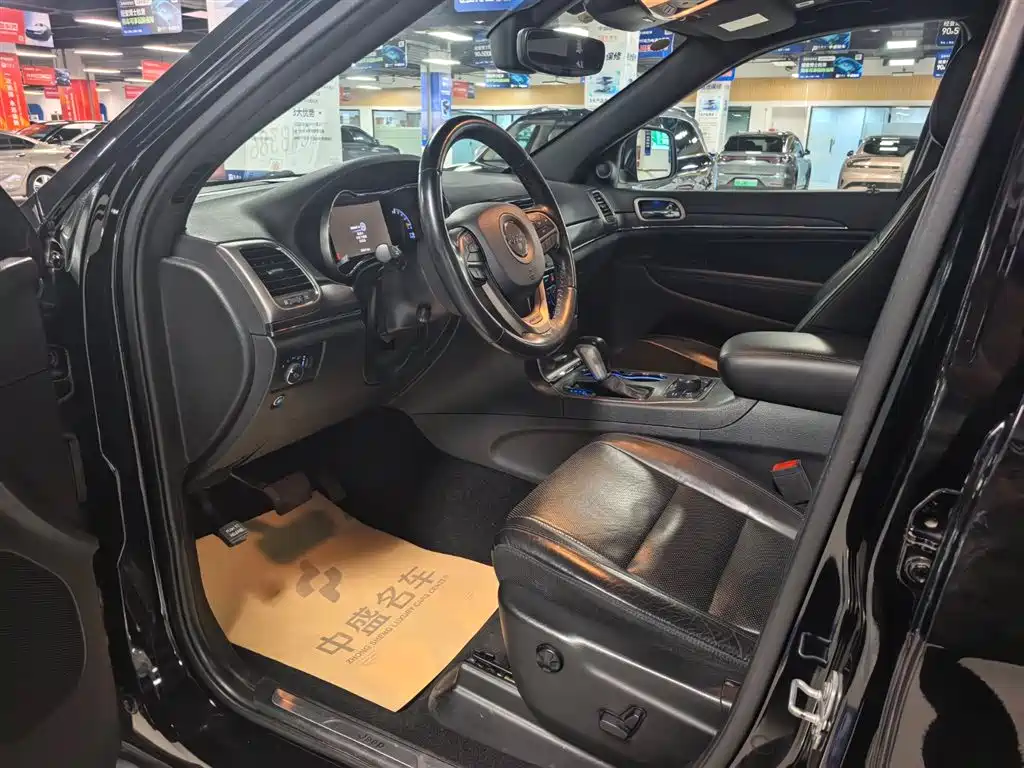 Grand Cherokee (Import) 3.0 L Elite Navigation