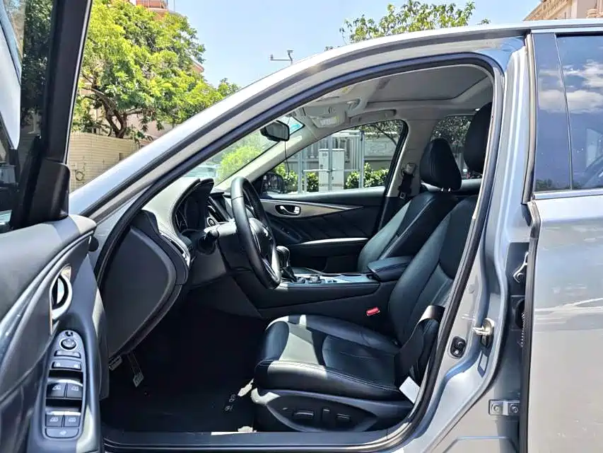 Infiniti Q50 L 2.0 T Joy