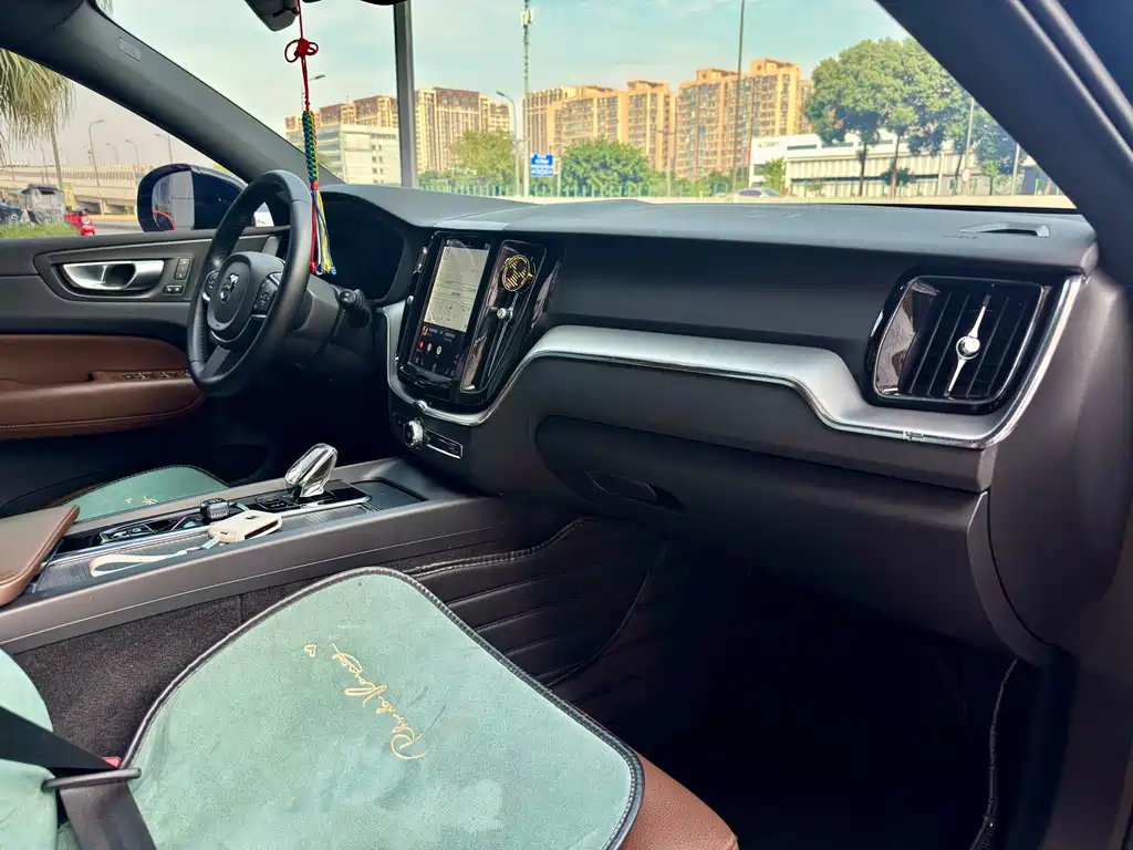Volvo XC60 B5 4 WD Smart Vision Luxury
