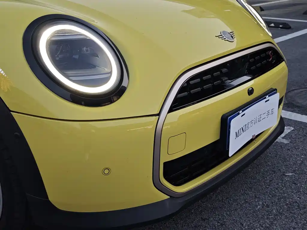 MINI 2.0 T COOPER S Artist 5-door