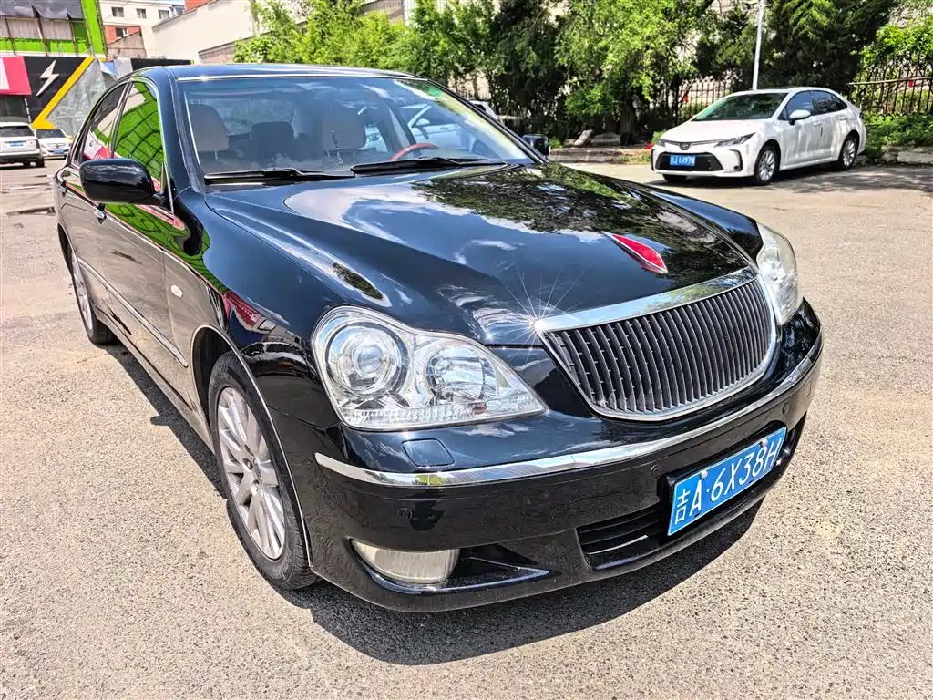 Hongqi Shengshi HQ300