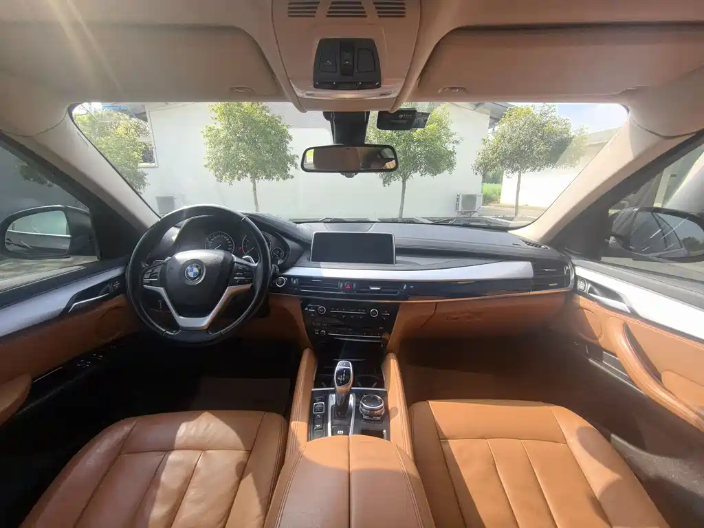 BMW X6 xDrive35 i Luxury