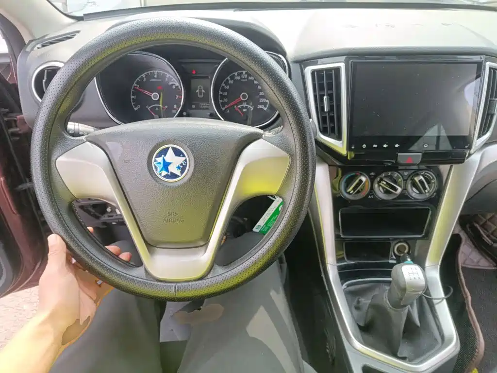 Venucia T70 1.6 L Manual Wise Travel