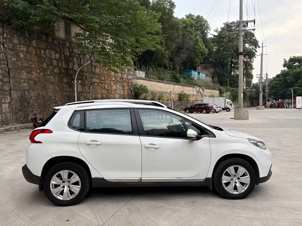 Peugeot 2008 2014 1.6 L Auto Fashion