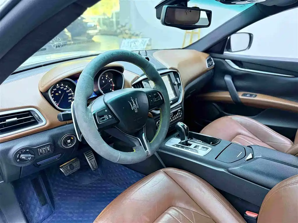 Ghibli 3.0 T Standard