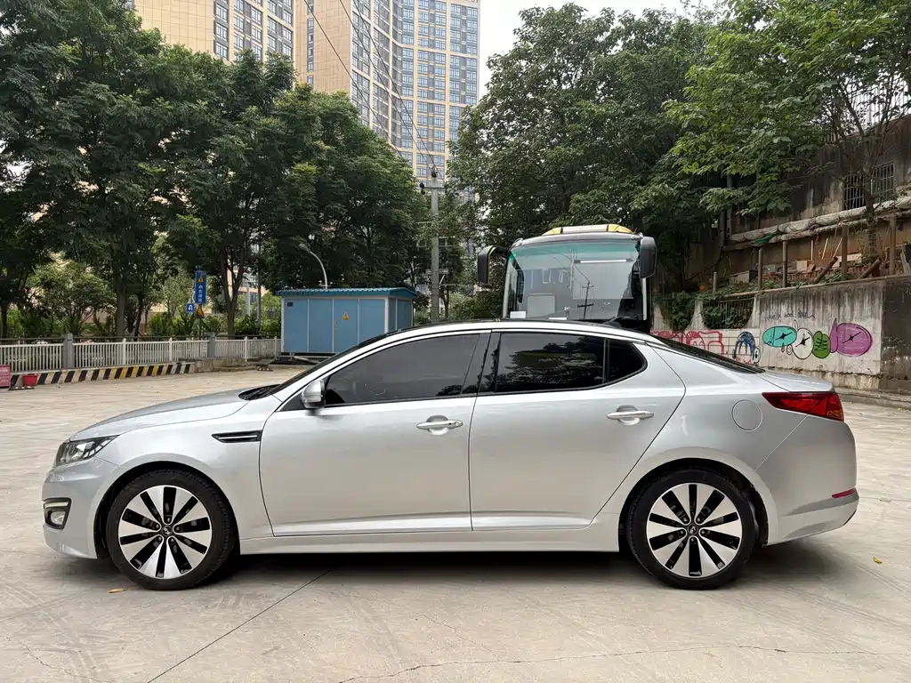 Kia K5 2.0 L Auto DLX Special Edition