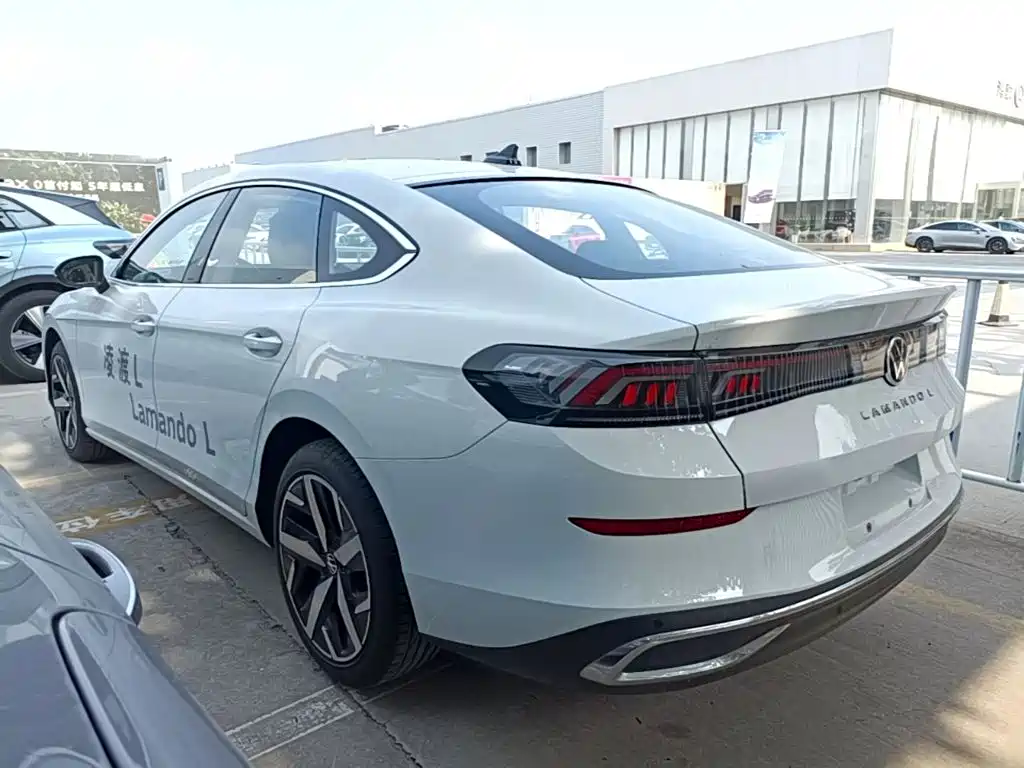 Lamando Lamando L 280 TSI DSG Spicy Cool