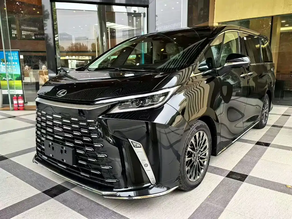 Lexus LM 500 h 6-seat Supreme