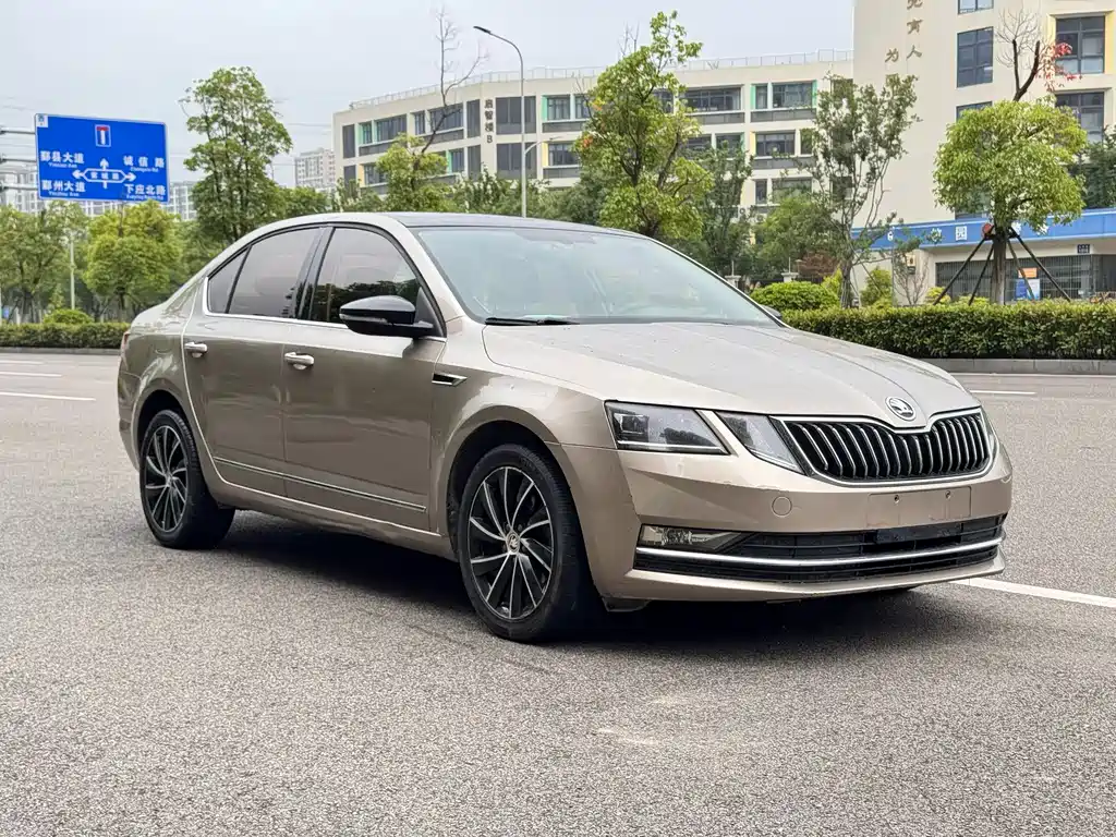 Octavia TSI280 DSG Luxury
