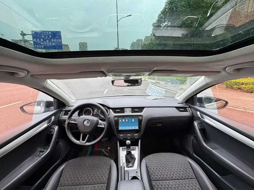 Octavia TSI280 DSG Luxury