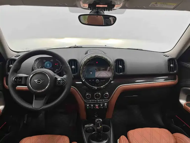 MINI COUNTRYMAN MINI COUNTRYMAN 2023款 1.5 T COOPER ALL4 鉴赏家