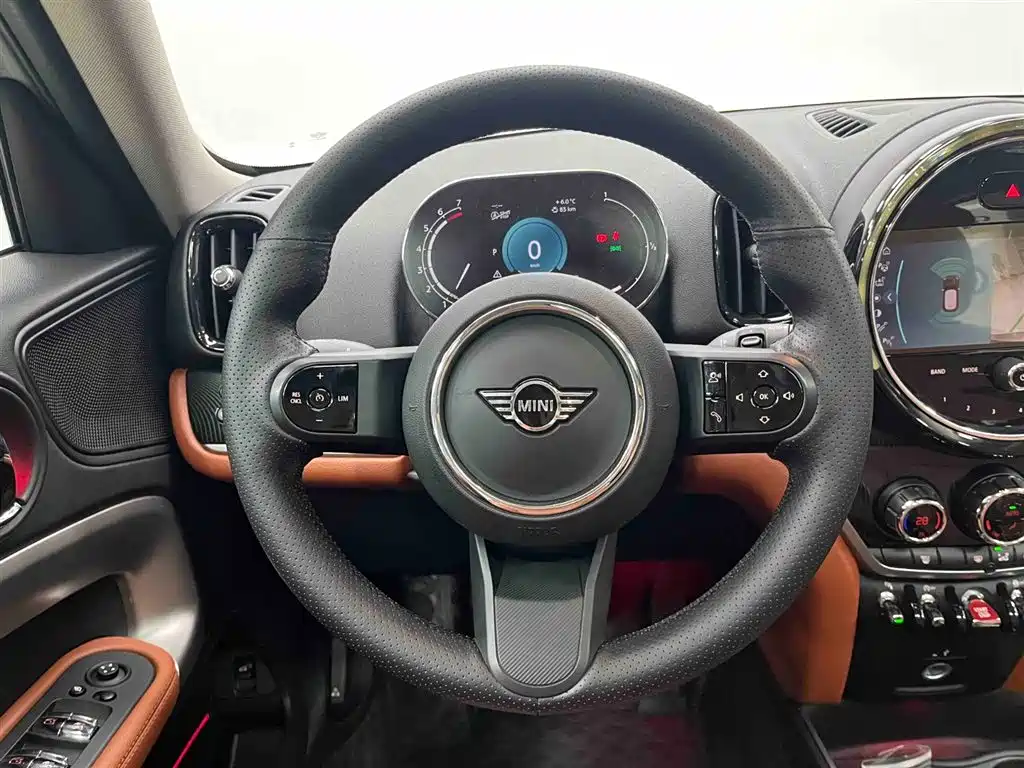 MINI COUNTRYMAN MINI COUNTRYMAN 2023款 1.5 T COOPER ALL4 鉴赏家