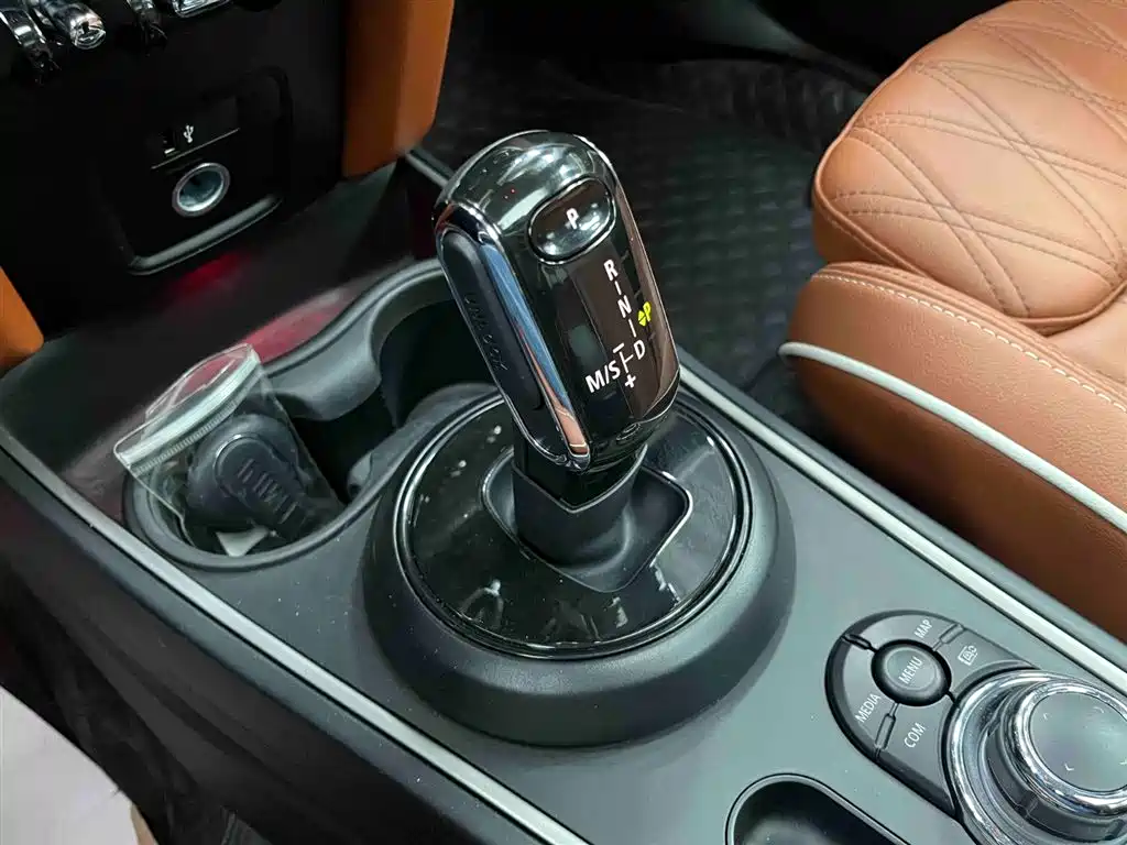 MINI COUNTRYMAN MINI COUNTRYMAN 2023款 1.5 T COOPER ALL4 鉴赏家
