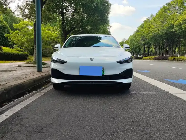 Roewe D7 DMH 125 km Transcend