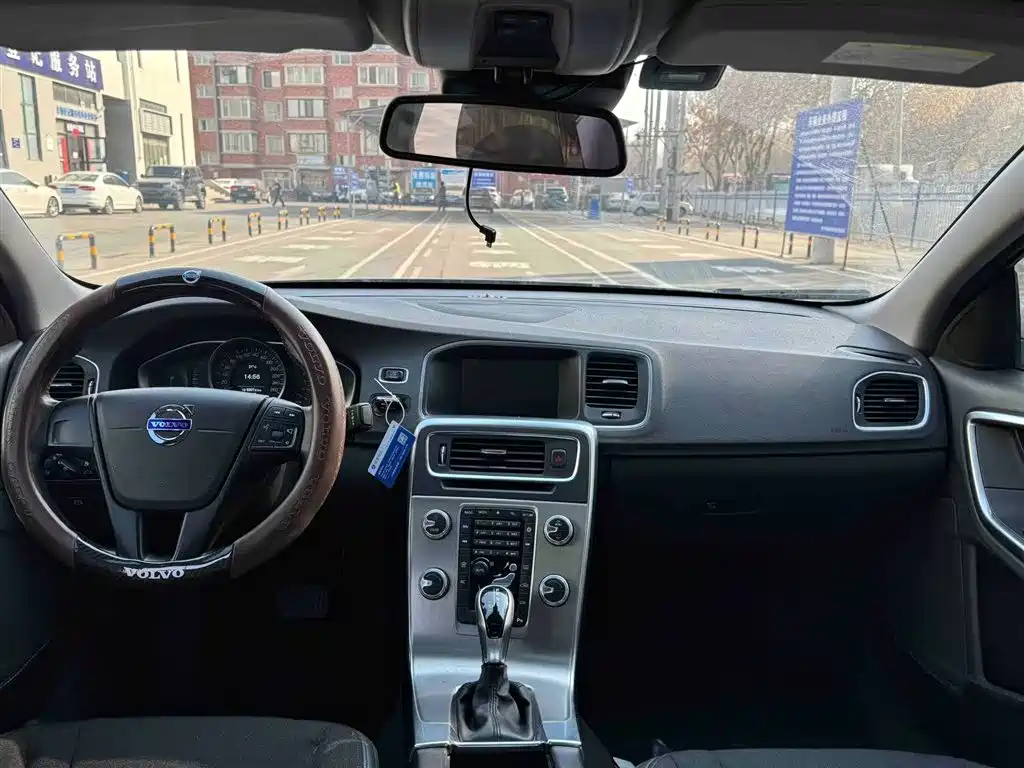 Volvo S60 沃尔沃S60 2018款 S60 L T3 智行版
