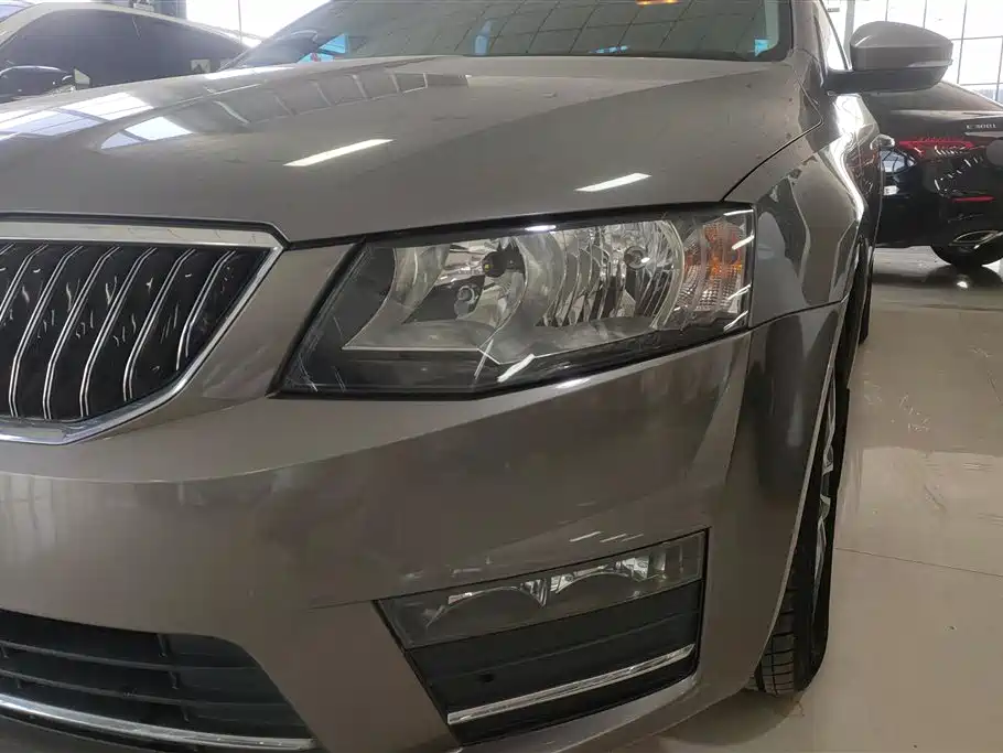 Octavia 明锐 2017款 经典款 1.6 L 自动舒适版