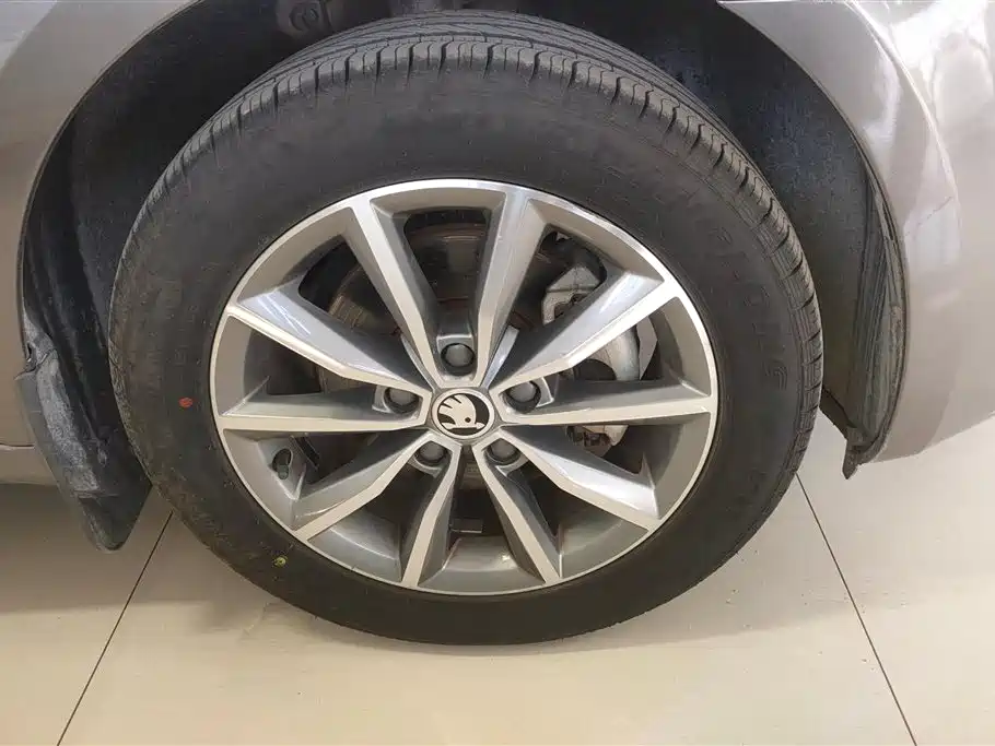 Octavia 明锐 2017款 经典款 1.6 L 自动舒适版
