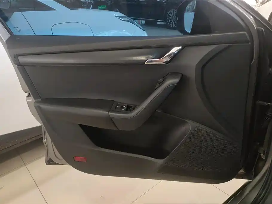 Octavia 明锐 2017款 经典款 1.6 L 自动舒适版