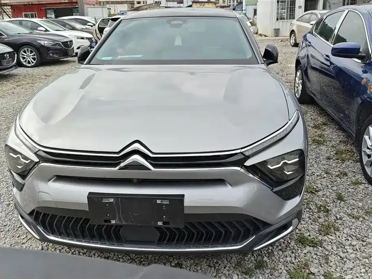 Citroën C5 X 1.6 T Extraordinary Enjoyment