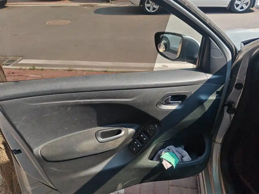 Elysee Quality Style 1.6 L Manual Fashion