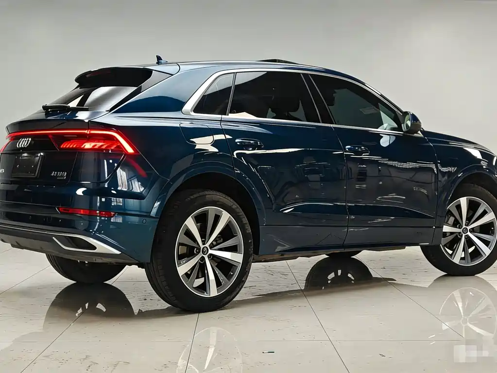 Audi Q8 45 TFSI Luxury Elegant