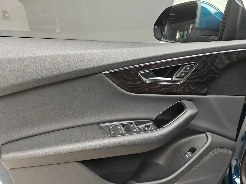 Audi Q8 45 TFSI Luxury Elegant