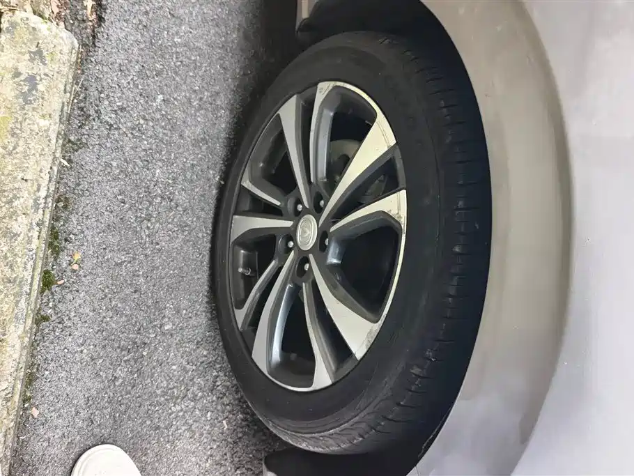 Eado PLUS Blue Whale NE 1.4 T GDI DCT Flagship