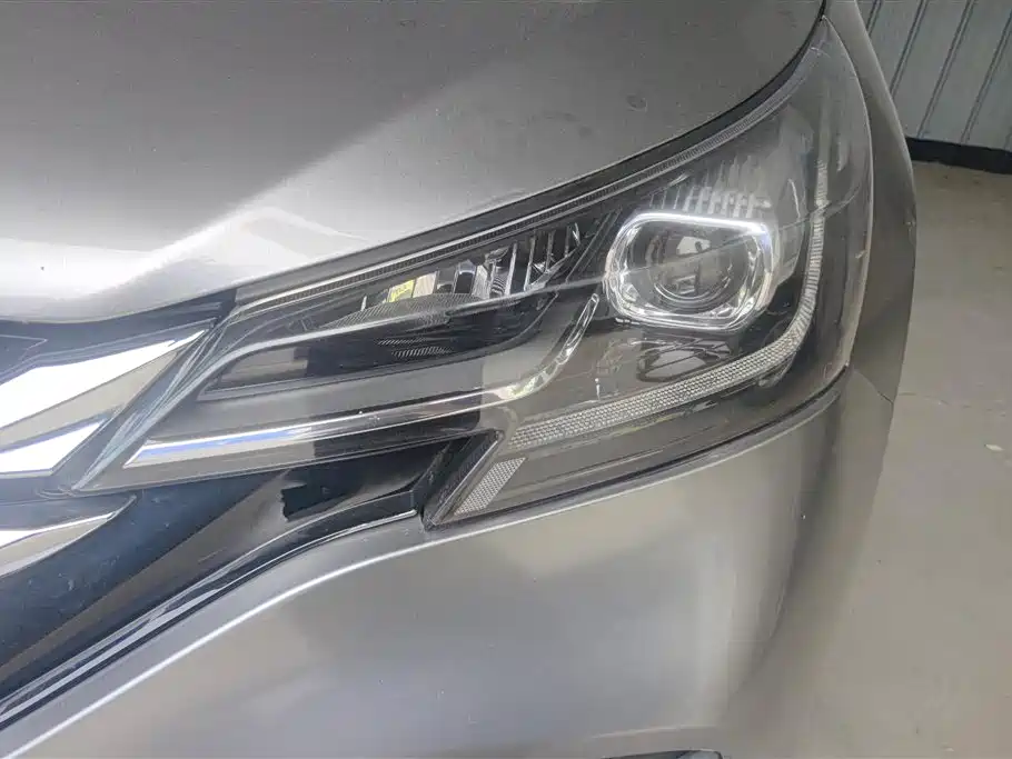 Dongfeng Fengshen AX7 东风风神AX7 2018款 经典 1.6 T 自动尊贵型