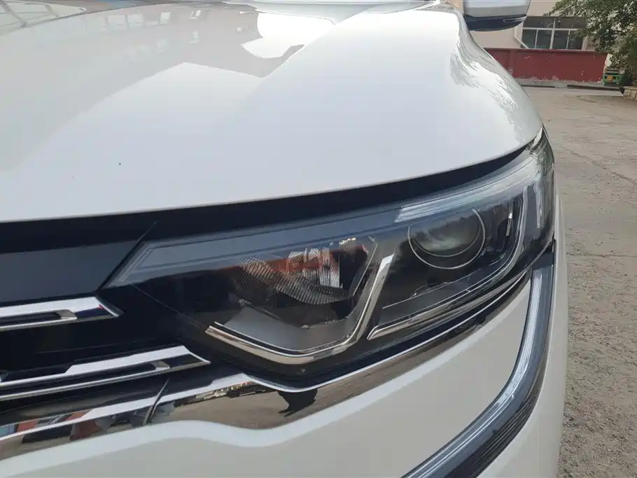 Koleos 2.5 L 4 WD Supreme