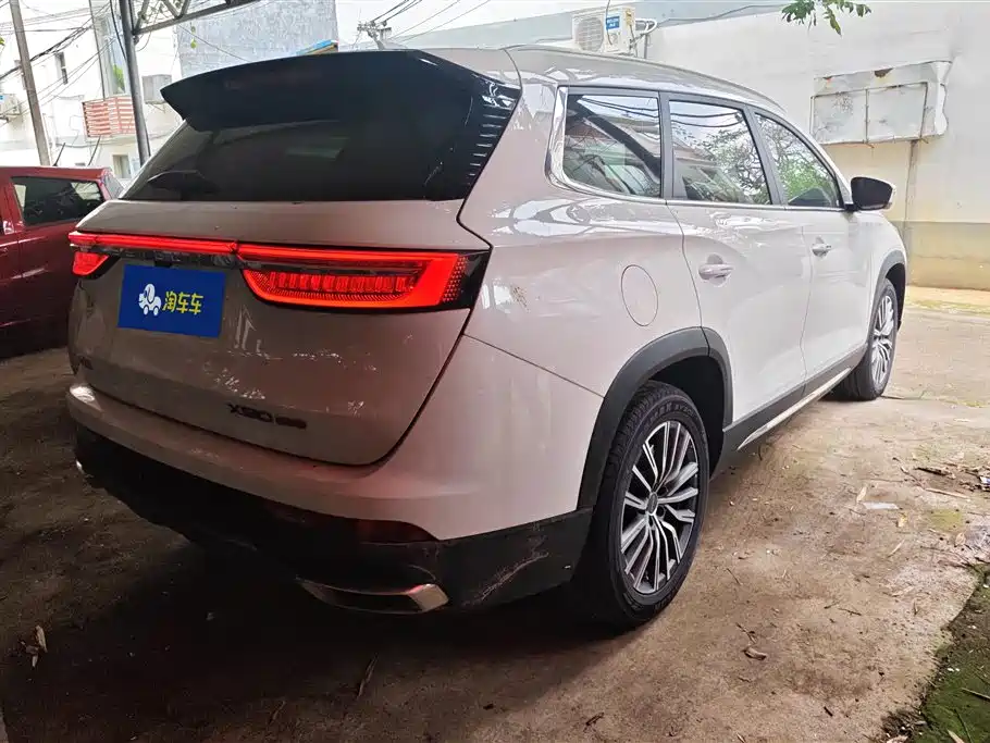 Jetour X90 PLUS 1.6 TD DCT Elite 7-seat