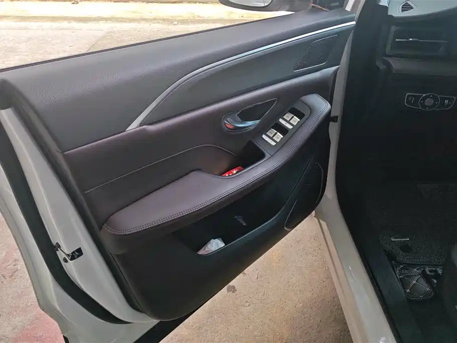 Jetour X90 PLUS 1.6 TD DCT Elite 7-seat