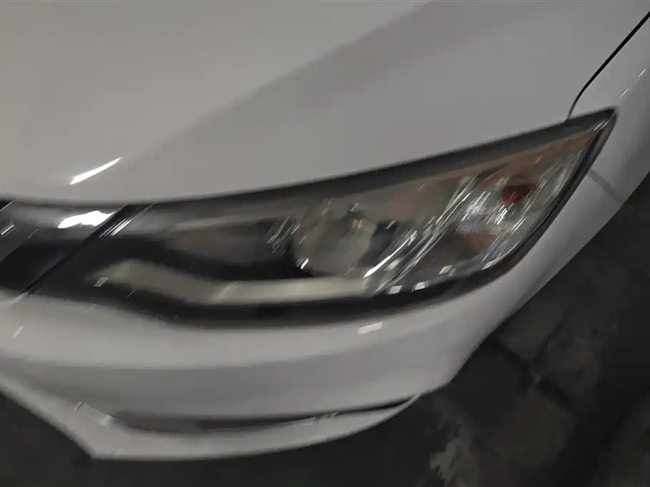 Vision Upgraded 1.5 L Manual Luxury CN-V