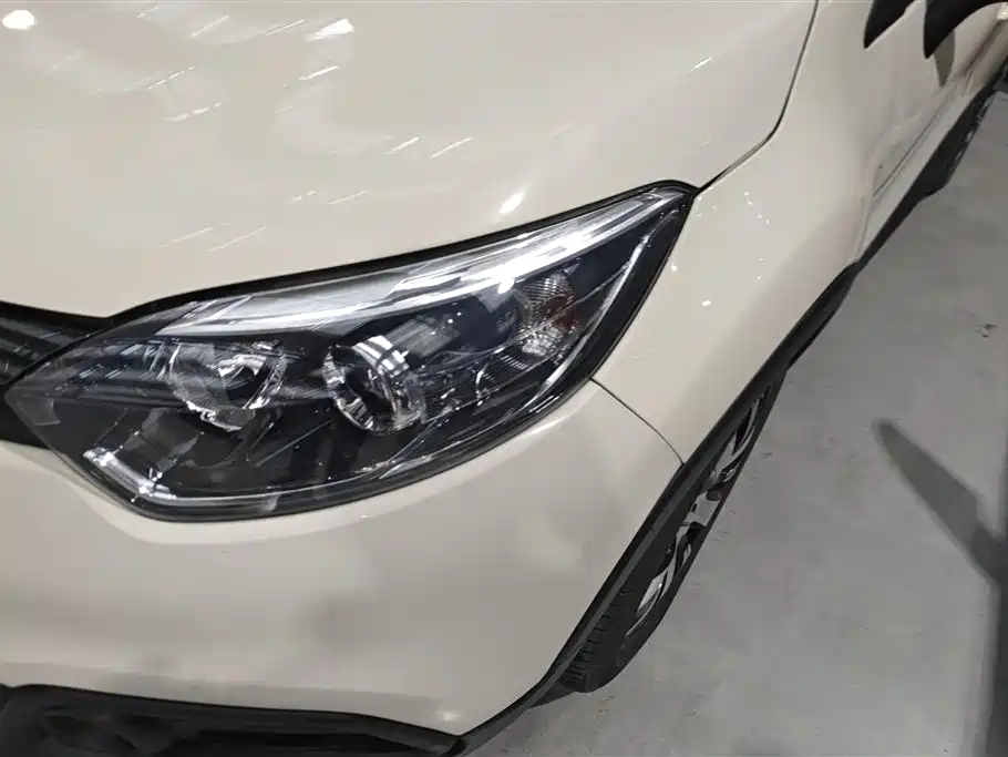Captur 1.2 T Auto Standard