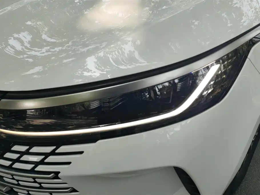 Destroyer 05 Glory DM-i 55 KM Luxury