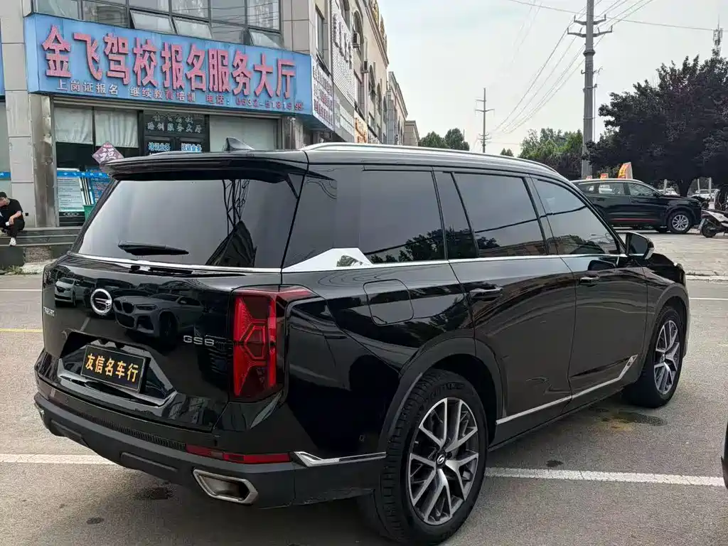 GAC Trumpchi GS8 Navigator Series 2.0 TGDI 2 WD Distinguished (7-seat)
