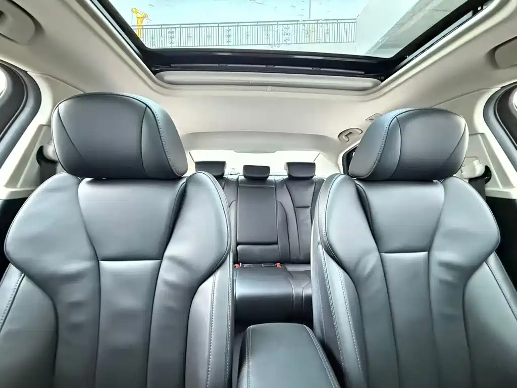 Hongqi H5 Classic 1.5 T DCT Flagship Charm