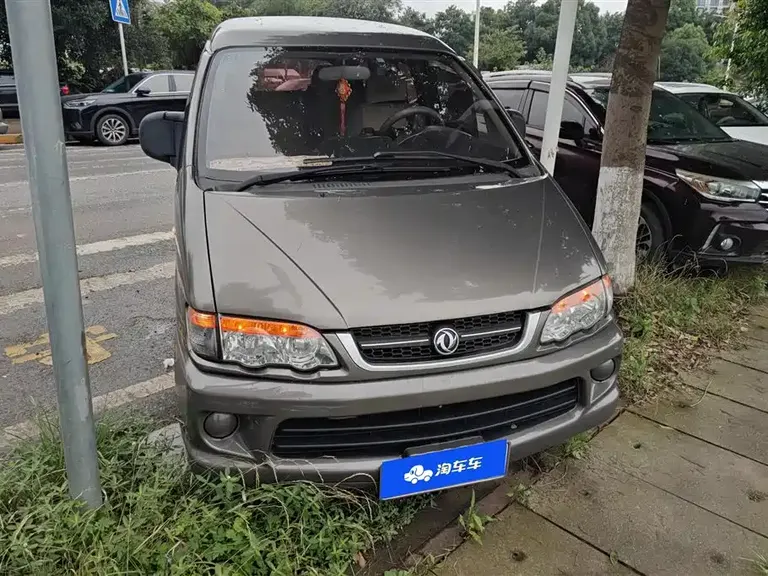 Dongfeng Lingzhi V3 1.5 L 7-seat Standard CN-V