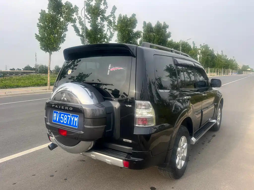 Pajero (Import) 3.0 L Auto Luxury CN-IV