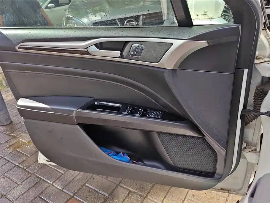 Mondeo 2.0 L GTDi240 Supreme