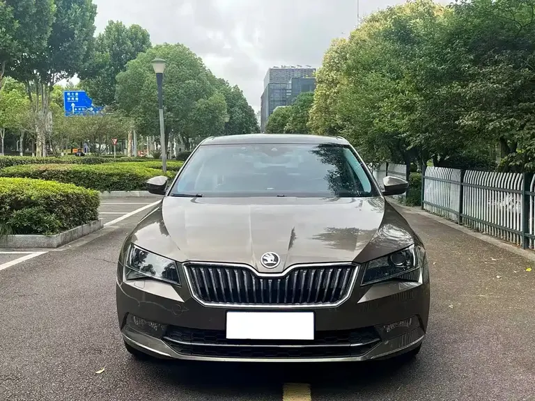Skoda Superb TSI330 DSG Smart Travel