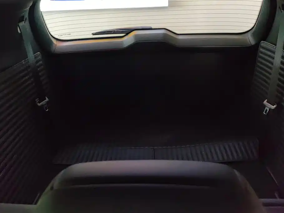 GAC Trumpchi GS8 Dual Engine Series 2.0 TM 2 WD Distinguished (7-seat)