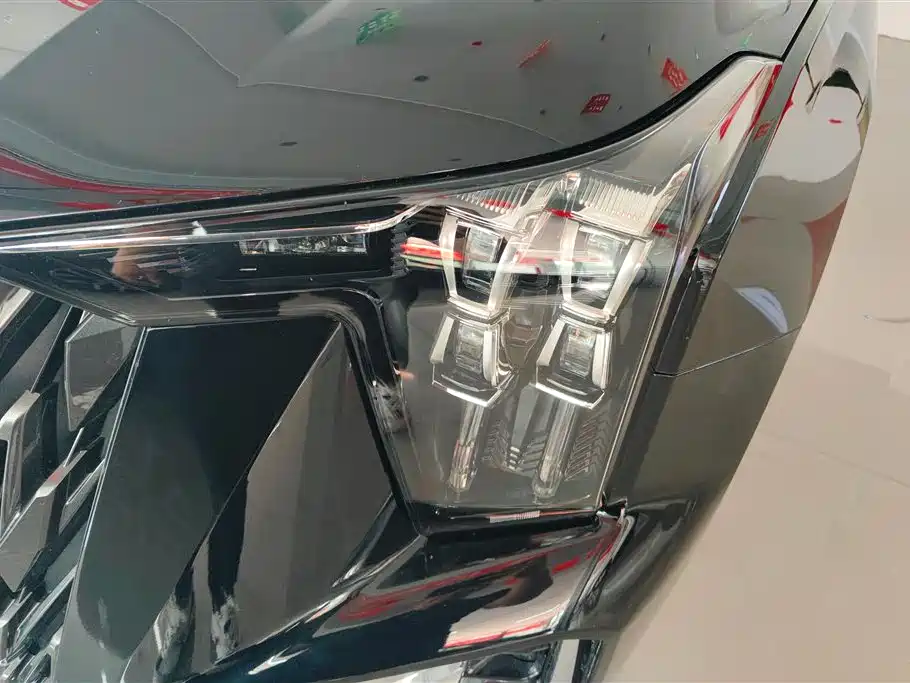 GAC Trumpchi GS8 Dual Engine Series 2.0 TM 2 WD Distinguished (7-seat)