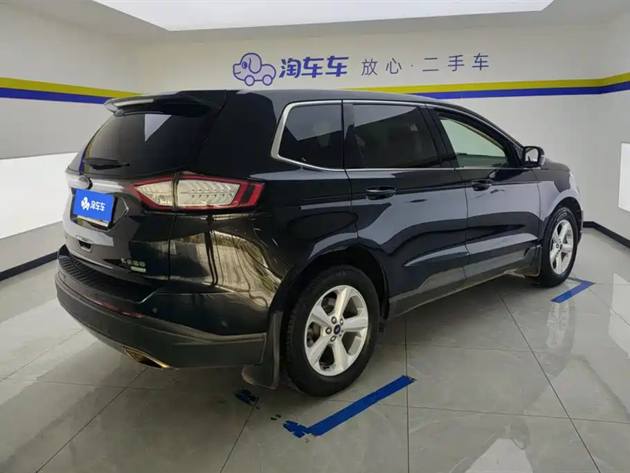 Edge EcoBoost 245 2 WD Elite Sharp 5-seat